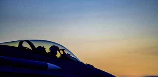 F16 solnedgang