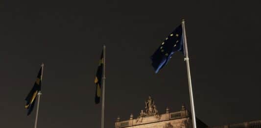 sverige-eu-riksdag-flagg
