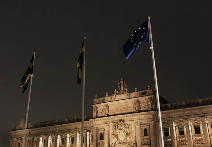 sverige-eu-riksdag-flagg