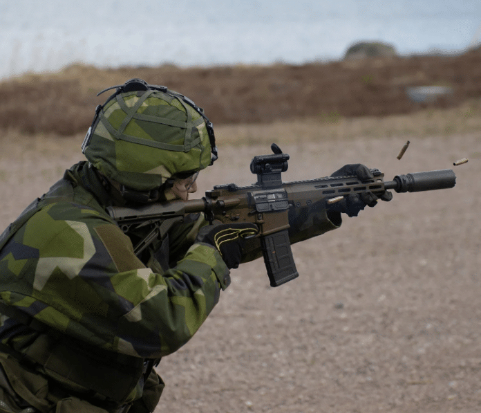 svensk soldat ak24