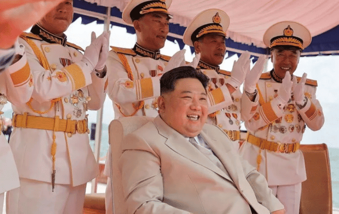 Nord-korea-marine-offiserer-sjøforsvar-admiraler