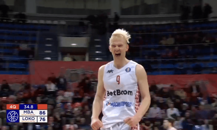 Russisk-sport-basketballspiller