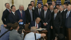 GENIUS-act-Trump-USDC-kryptodollar