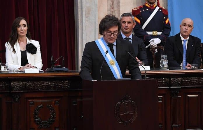 Javier-Milei-taler-nasjonalforsamling-Argentina