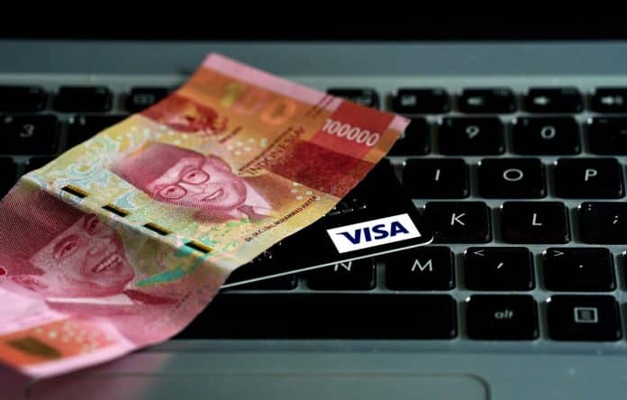 Indonesia-sedler-svindel-VISA-nettkriminalitet-cash-kontanter