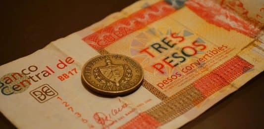 Cuba-penger-pesos-sedler-kontanter-cubansk-cash