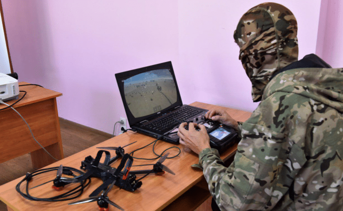 Kalashnikov-droner-skolering-russland-droner-soldat-skole