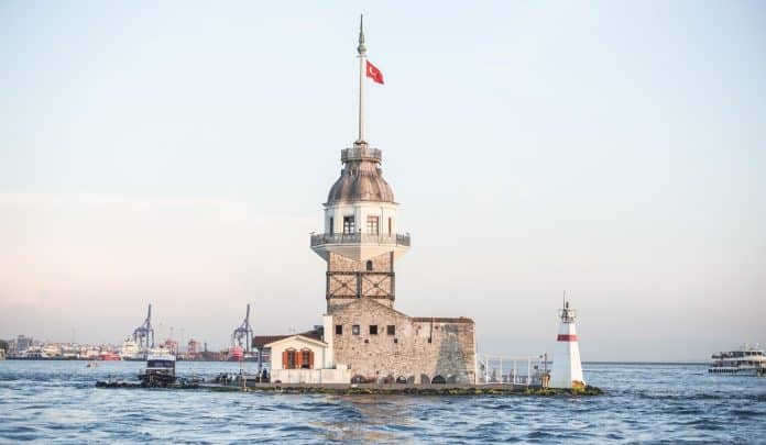 Tyrkia-havn-fyrtårn-maidens-tower