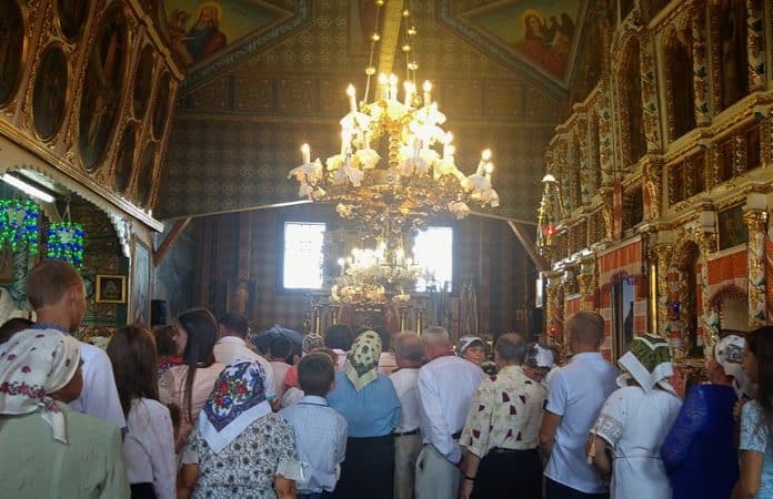 Ukraina-katolikker-kirke-feiring