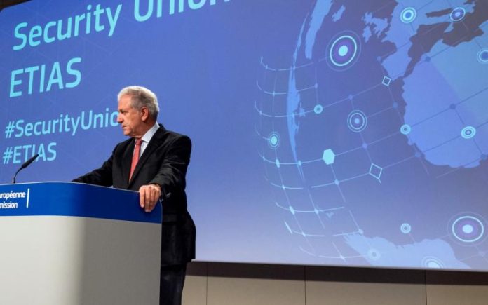 EU-ETIAS-biometri-grense-EES-Avramopoulos