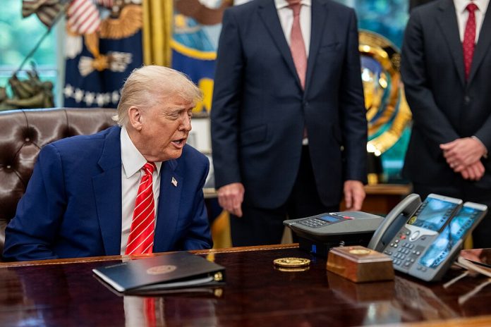 Trump-telefon-UK