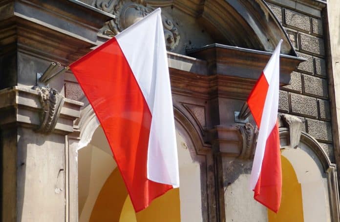 Verdenskongressen-polen-polske-flagg-bygning
