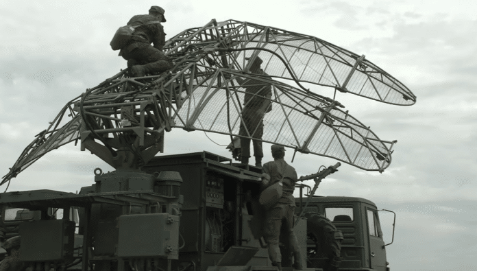 Radar-russisk-russland-soldater-montering