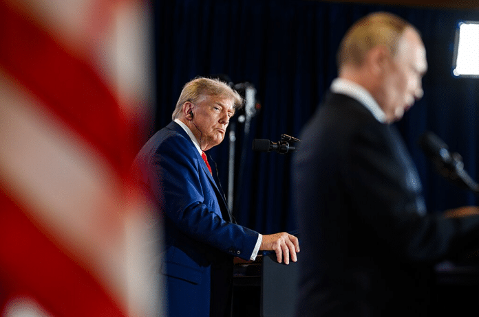 Trump-putin-alaska-tale-mikrofon-snakker-toppmøte