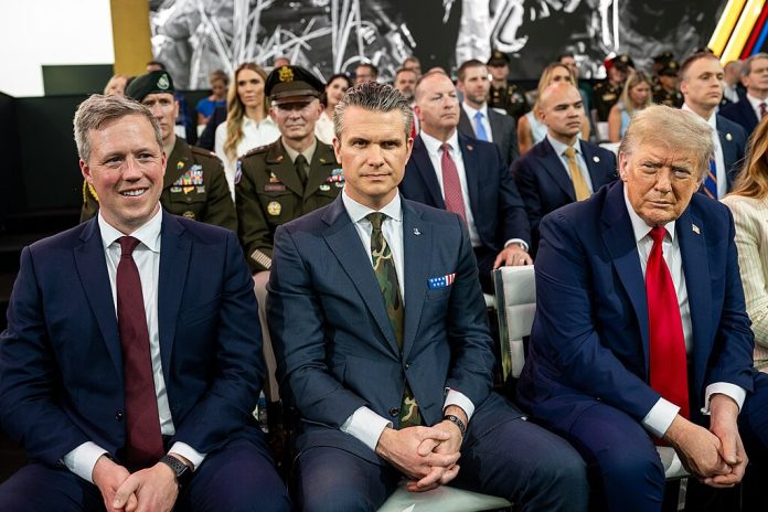Pete-Hegseth-Trump-Hæren-US-Army