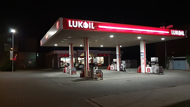 Lukoil_gas_station_in_Zabrze,_Silesian_Voivodeship,_Poland,_September_2018