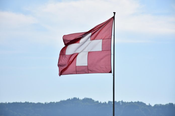 Flagg-sveits-flaggstang-skatt-individ