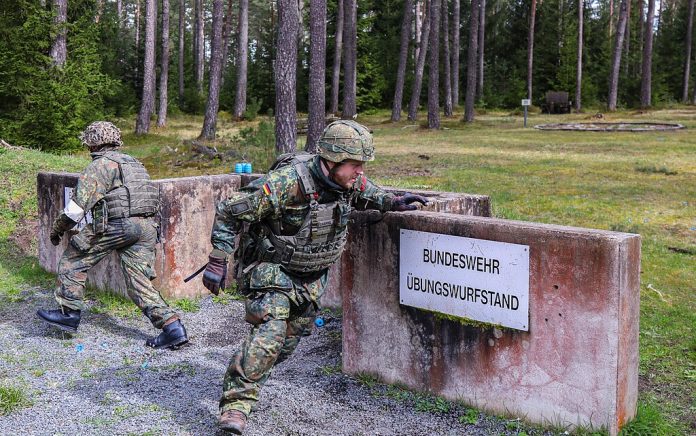 Bundeswehr-Trening-Soldater-tyske-tysk-hær