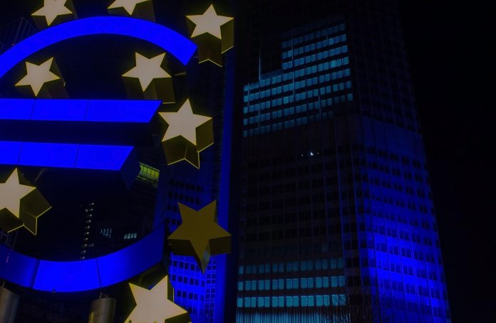 Euro-ECB-sentralbank-EU-lagard