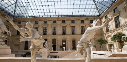 Louvre-Museum-Statuer-Apollo-daphne