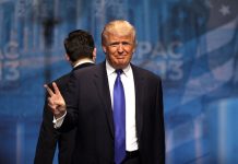 Trump spiller gal mens han teller dollar 🔒