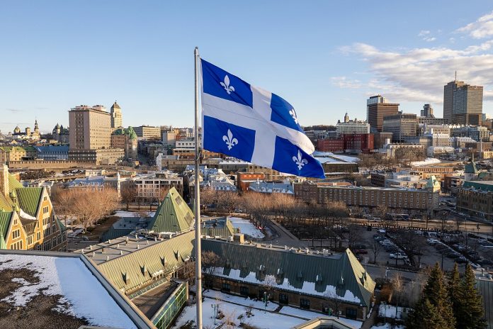 Quebec-Canada-flagg