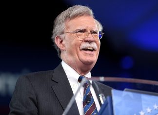John Bolton: – Trumps politikk styres av personlig prestisje 🔒
