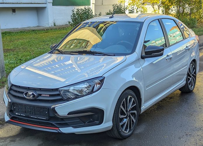 AvtoVAZ-russisk-lada-biler-bil-russland-granta