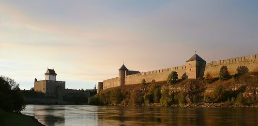 Estland-Narva-elv-fort-russisk-grense