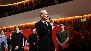 Jaroslav-Dronov-Shaman-artist-musiker-pro-krig