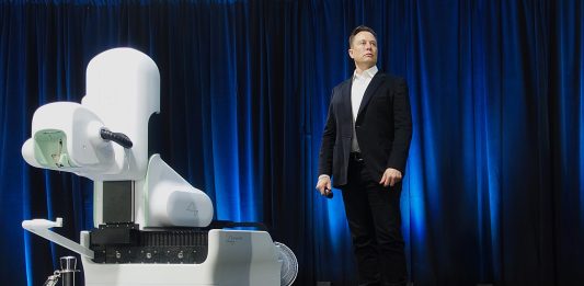 Elon-Musk-roboter-fremtid-aliens-neuralink