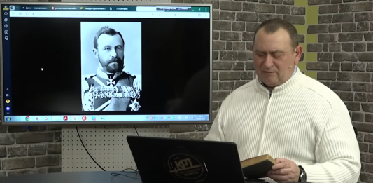 Roy-TV-Maxim-Russisk-militærblogger-kalashnikov