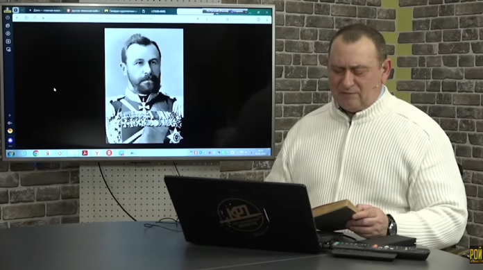 Roy-TV-Maxim-Russisk-militærblogger-kalashnikov