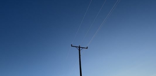 Strøm-mast-Norge-vinter-strømpriser-kraftlinjer-lavspent