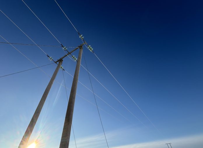 Strømlinje-strøm-kulde-vinter-energi-energipriser-strømforsyning-strømkabel