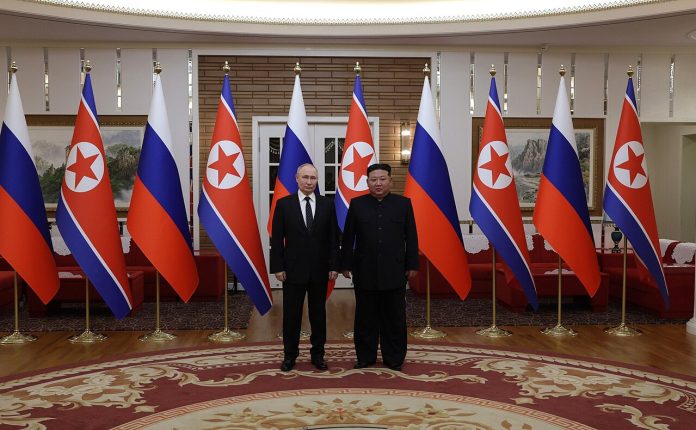 Nord-korea-Russland-Putin-Kim-Jong-Un-flagg
