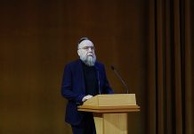 Alexandr Dugins ny-eurasianisme: mellom tradisjon og geopolitikk 🔒