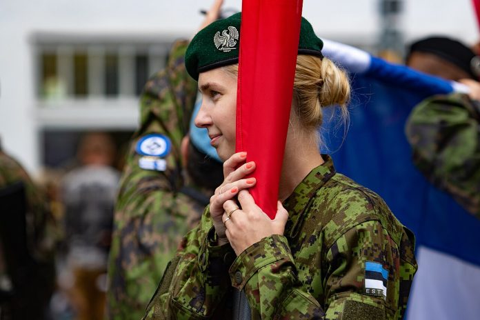 Estland-kvinner-militæret-forsvar-verneplikt