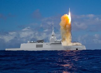 Paris presser EU mot en mer offensiv forsvarsstrategi