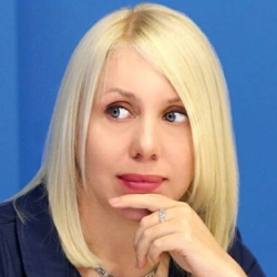 Dr. Elena Davlikanova