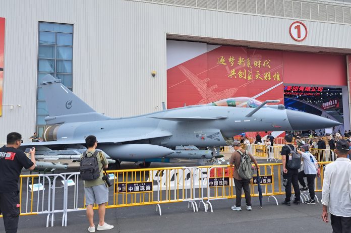 J-10CE-kampfly