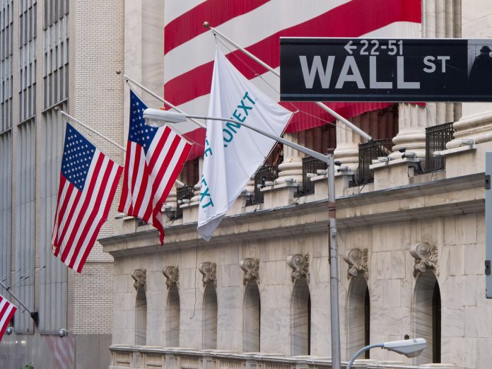 Wall Street-skilt og børsbygning