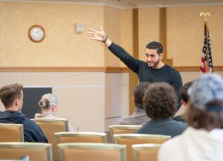 Muslimer blir valgkampsak i USA Abdul El-Sayed blant velgere