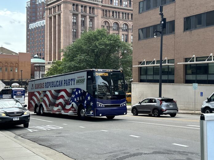 Buss med Kansas Republican Party