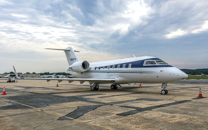 Bombardier Challenger-fly