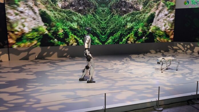 Humanoid robot på en messe