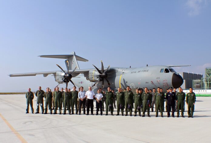 RAF A400M Atlas med personell