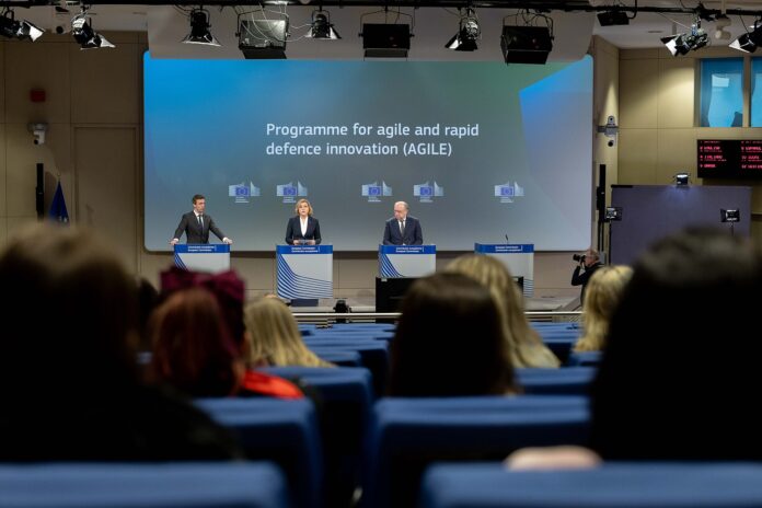 EU-kommisjonen holder pressekonferanse om forsvarsinnovasjon