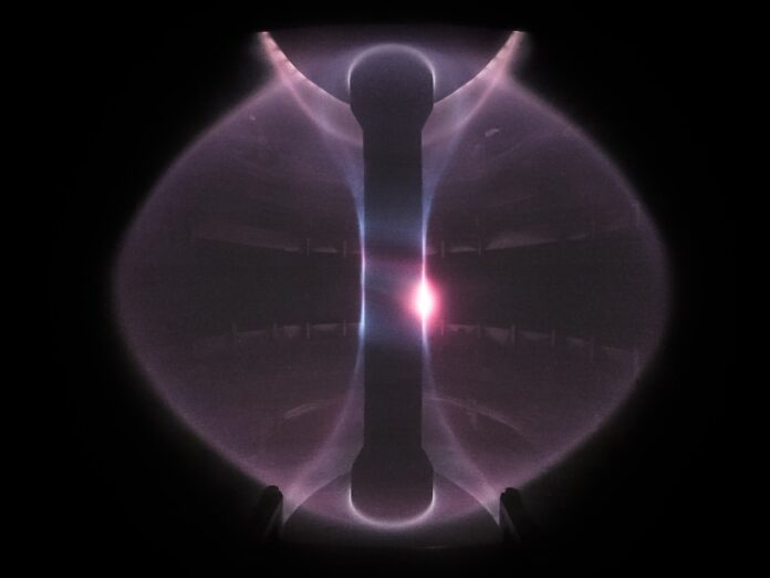 Plasmautladning i et fusjonseksperiment ved Culham